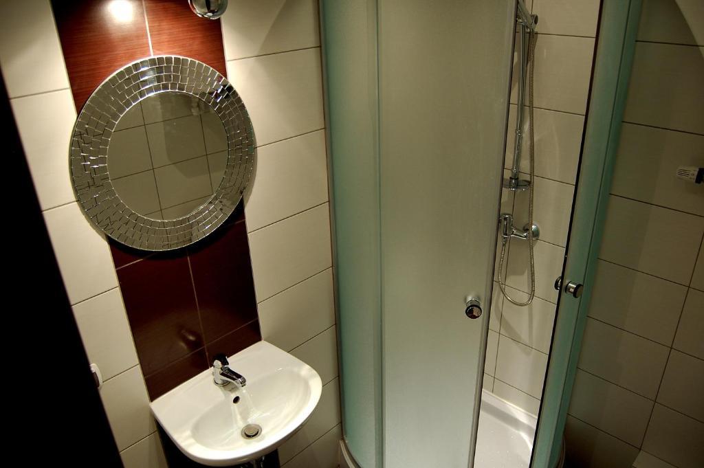 Very Berry Hostel - Old Town, Parking, Lift, Reception 24H Poznan Oda fotoğraf