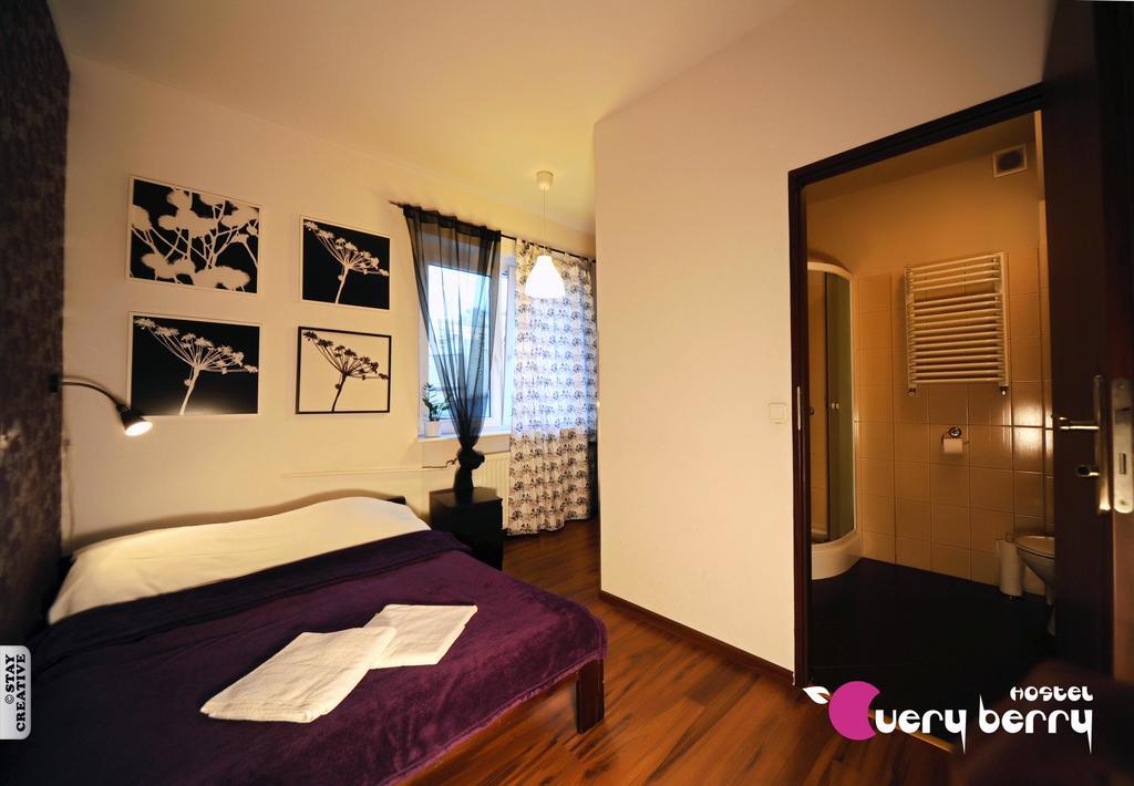 Very Berry Hostel - Old Town, Parking, Lift, Reception 24H Poznan Dış mekan fotoğraf