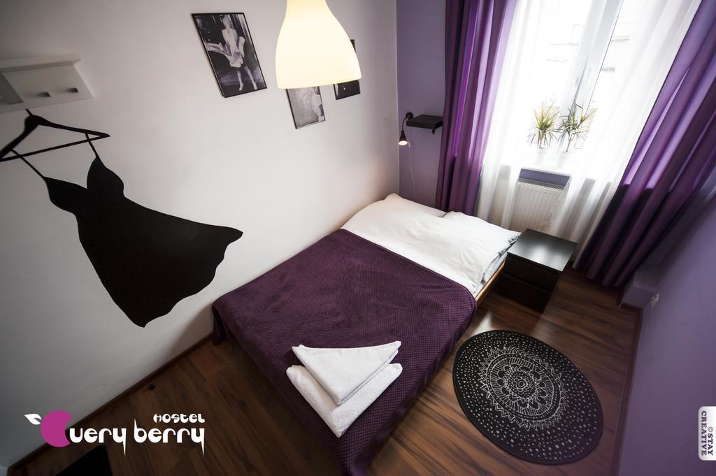 Very Berry Hostel - Old Town, Parking, Lift, Reception 24H Poznan Dış mekan fotoğraf