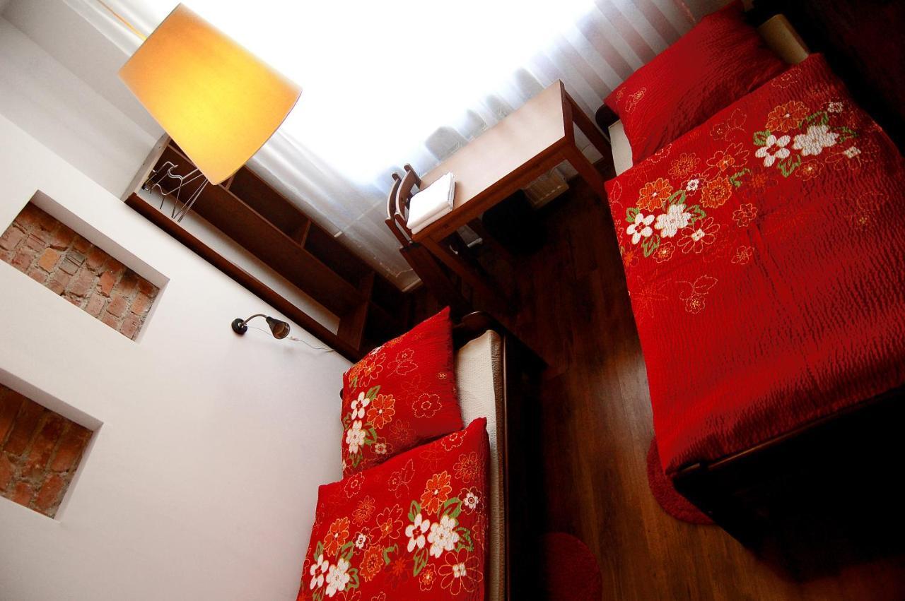 Very Berry Hostel - Old Town, Parking, Lift, Reception 24H Poznan Dış mekan fotoğraf